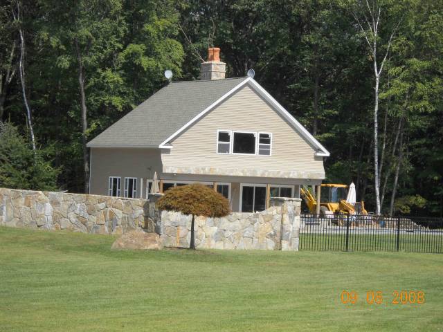 Building photograph for 10 GARNET LN